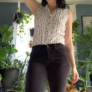 Modern geometric black & white sleeveless blouse